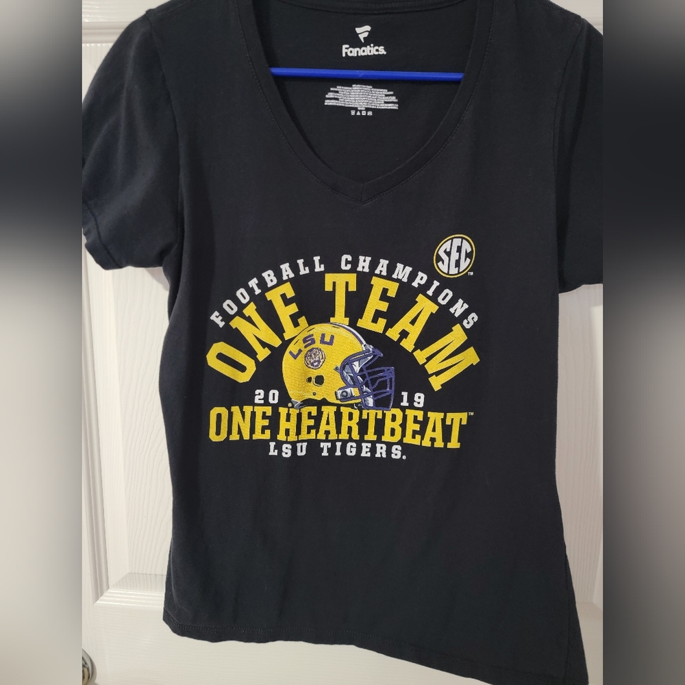 Womens LSU shirt